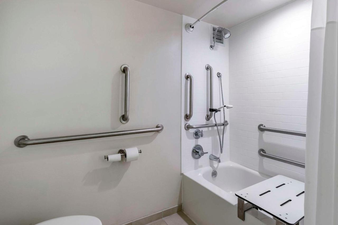 Quality Inn Lexington -Horse Park المظهر الخارجي الصورة
